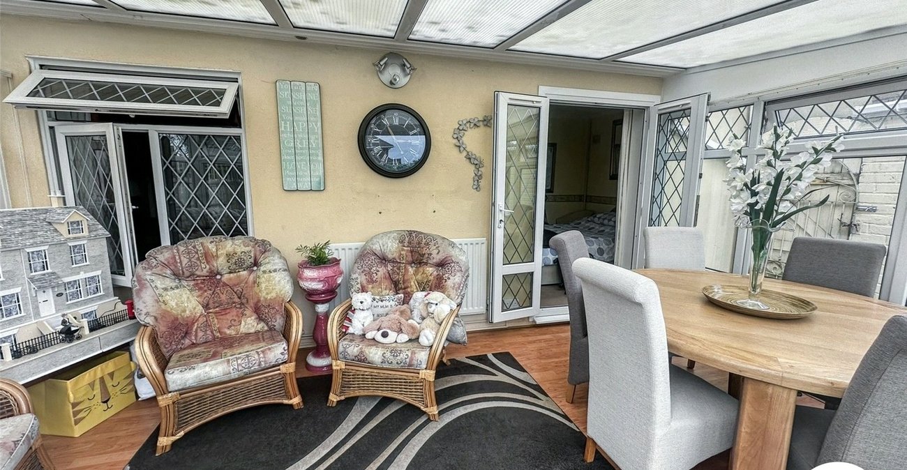 2 bedroom bungalow for sale in Rochester | Robinson Michael & Jackson