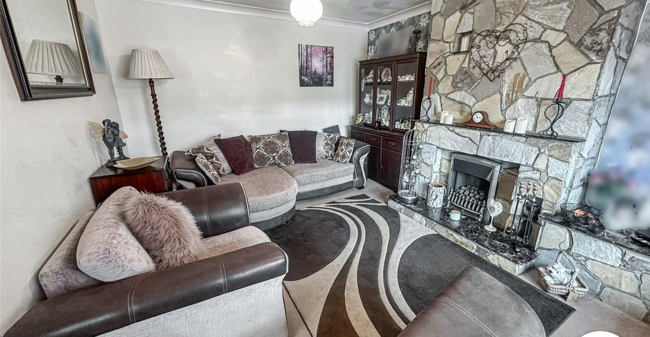 2 bedroom bungalow for sale in Rochester | Robinson Michael & Jackson