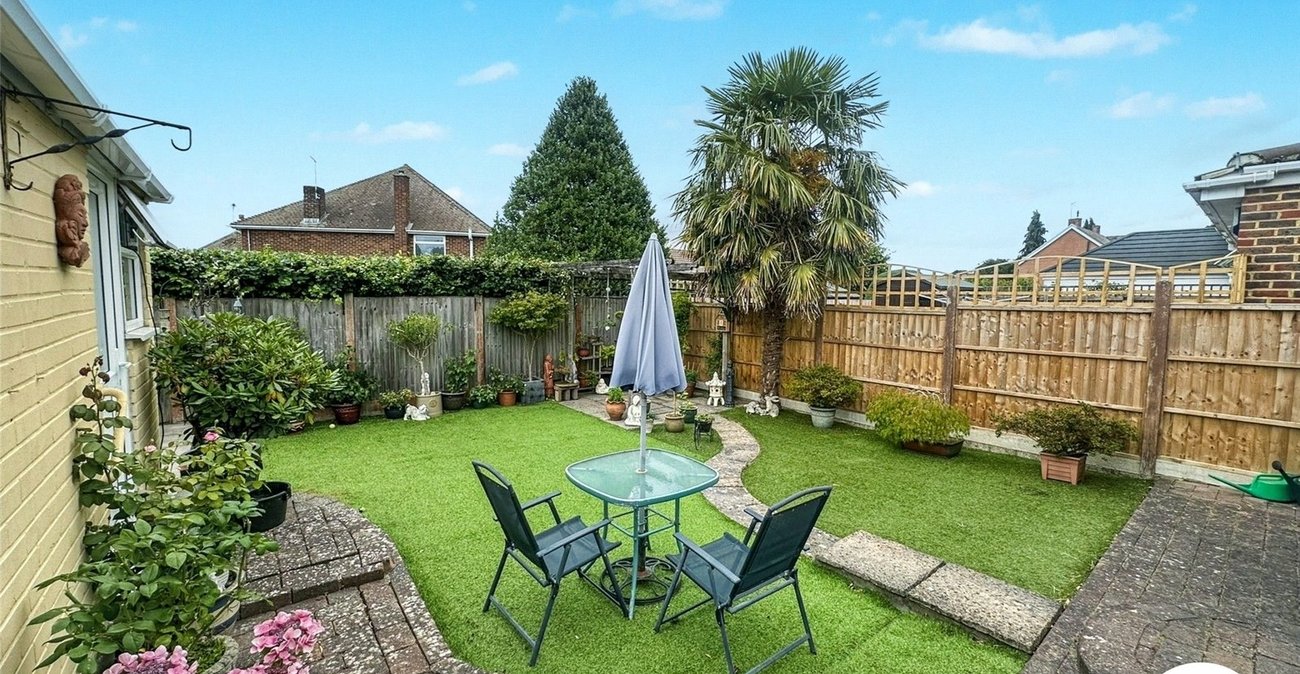 2 bedroom bungalow for sale in Rochester | Robinson Michael & Jackson