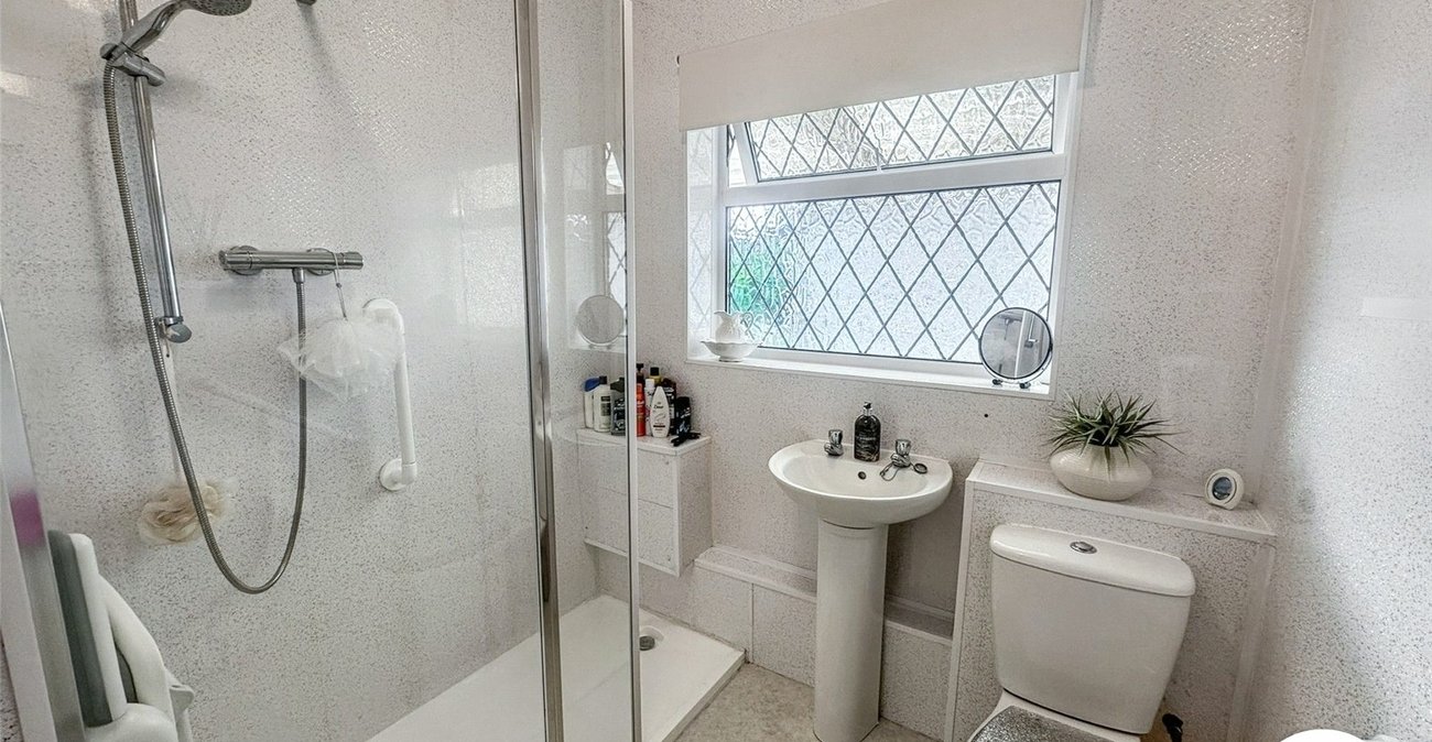 2 bedroom bungalow for sale in Rochester | Robinson Michael & Jackson