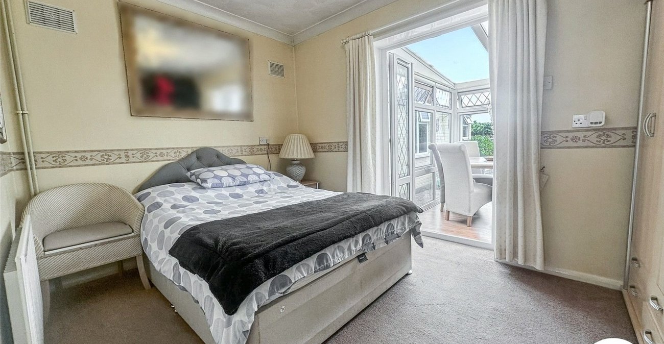 2 bedroom bungalow for sale in Rochester | Robinson Michael & Jackson