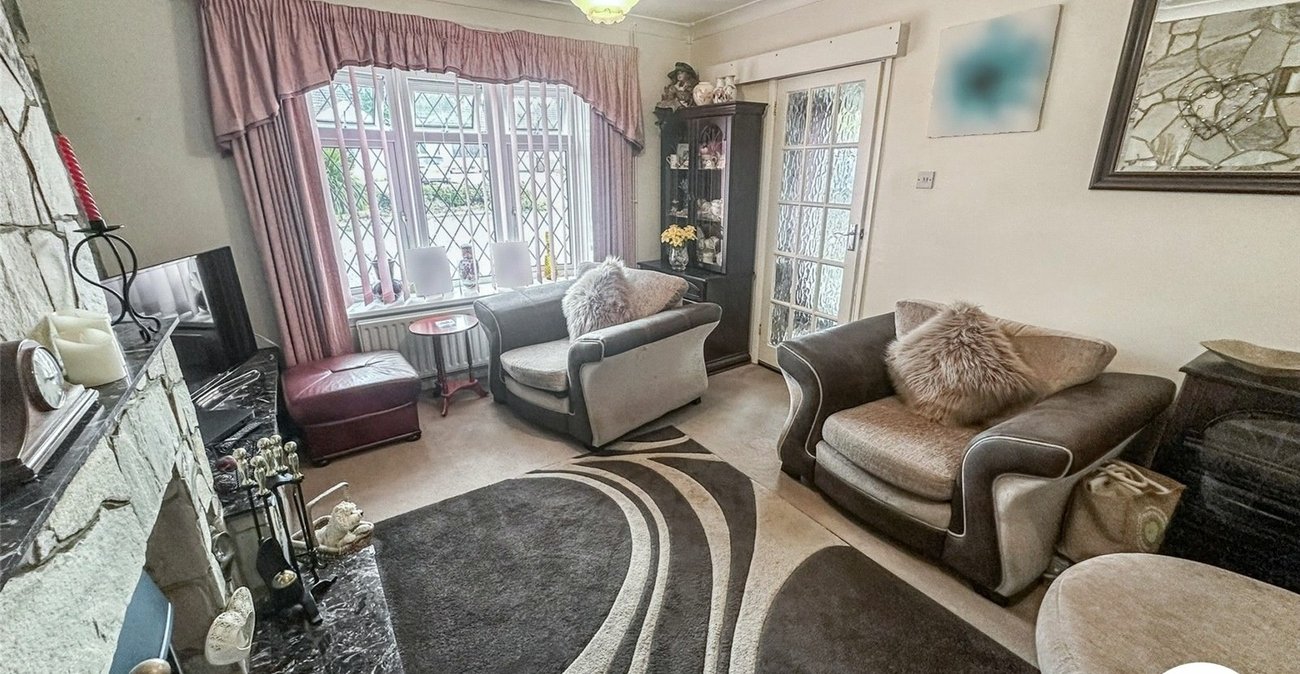 2 bedroom bungalow for sale in Rochester | Robinson Michael & Jackson