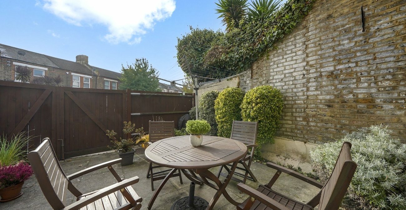 1 bedroom property for sale in London | Robinson Jackson