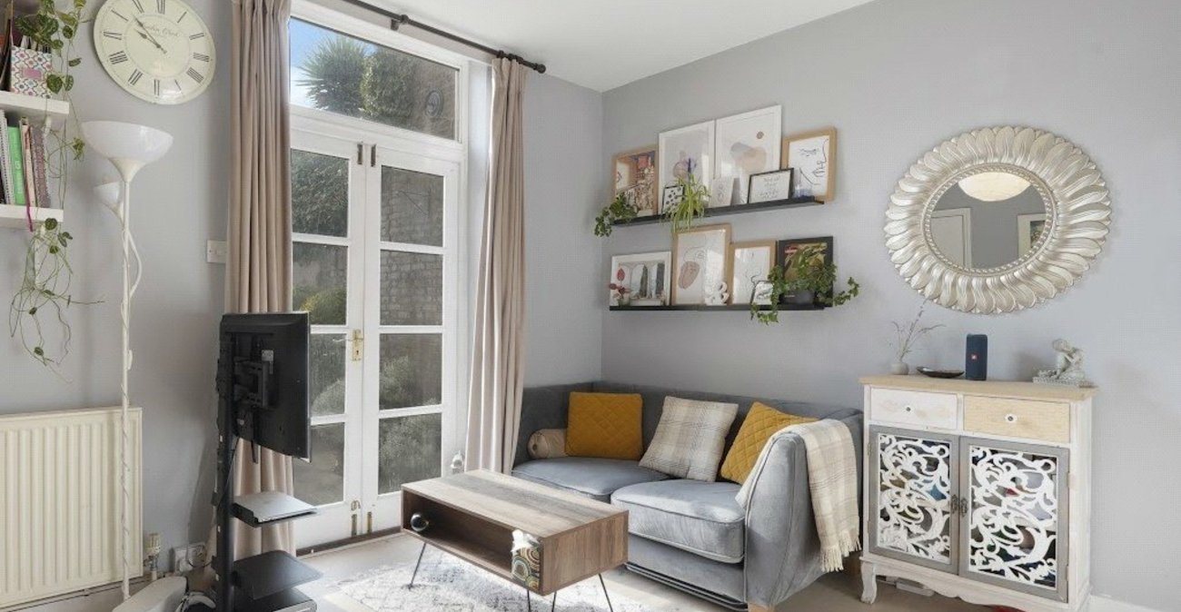 1 bedroom property for sale in London | Robinson Jackson