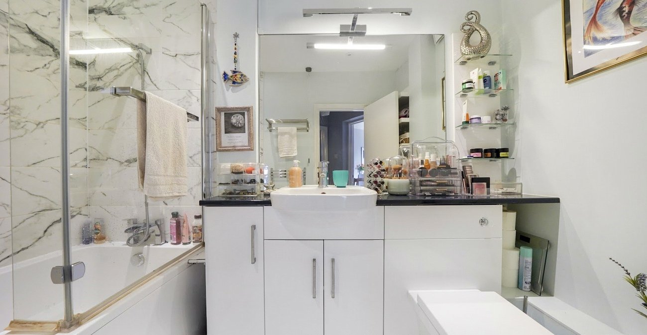 1 bedroom property for sale in London | Robinson Jackson