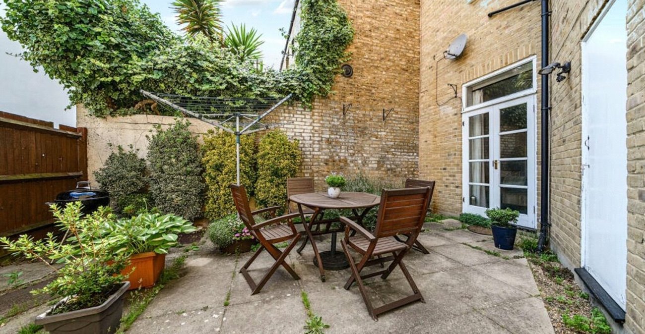 1 bedroom property for sale in London | Robinson Jackson