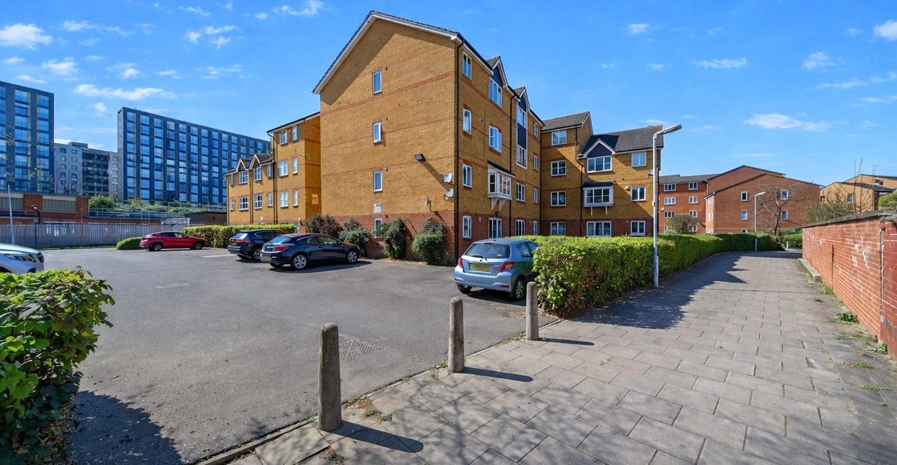 1 bedroom property for sale in London | Robinson Jackson