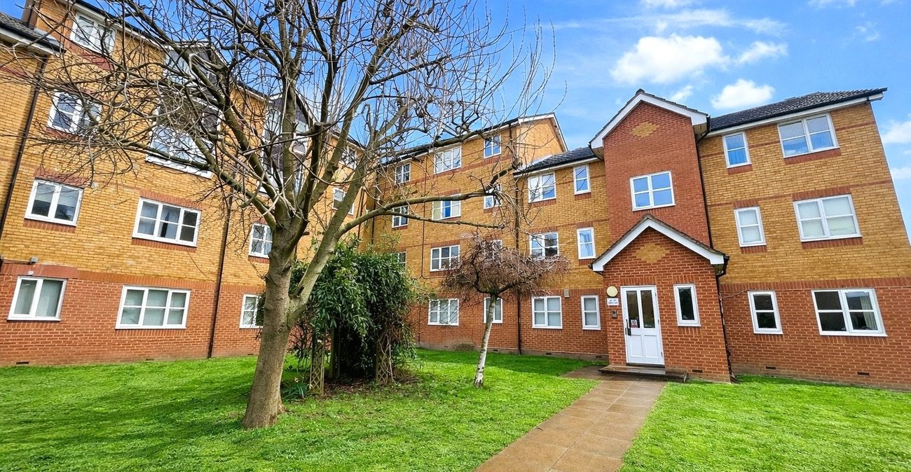 1 bedroom property for sale in London | Robinson Jackson