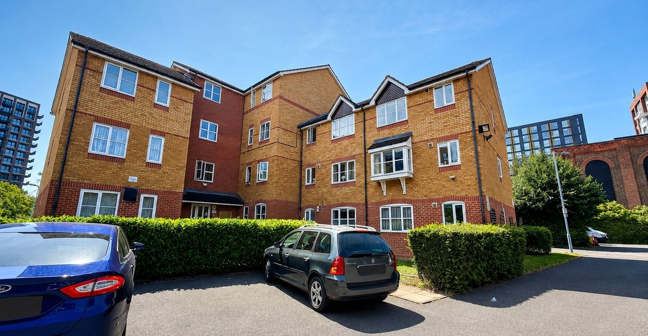 1 bedroom property for sale in London | Robinson Jackson