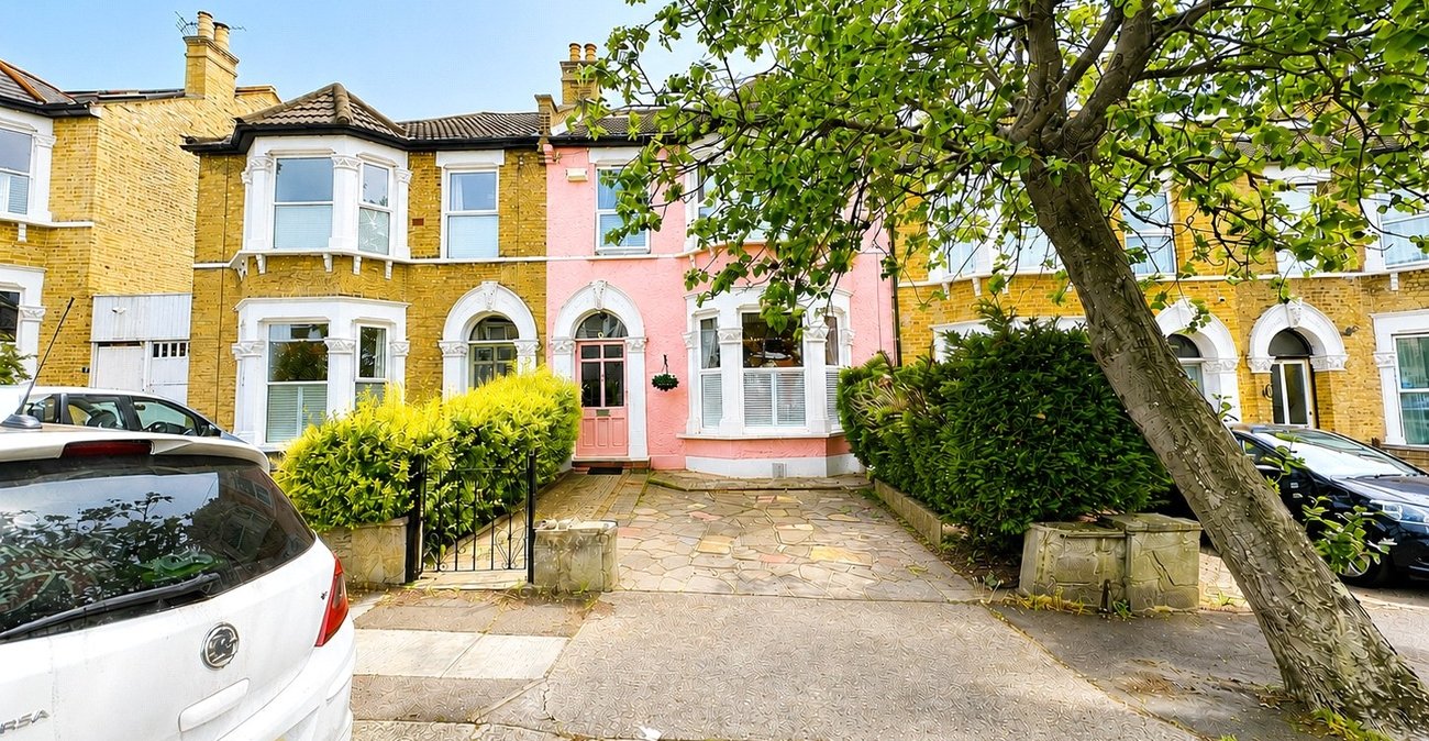 4 bedroom house for sale in Catford | Robinson Jackson