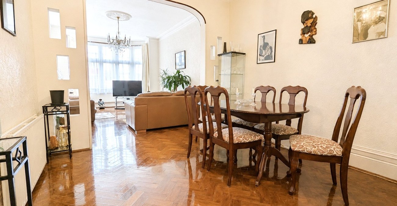 4 bedroom house for sale in Catford | Robinson Jackson