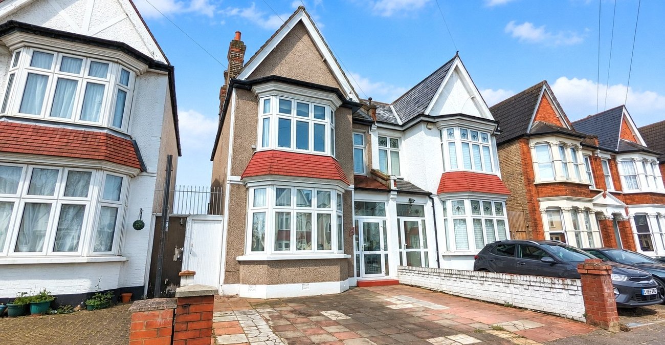 4 bedroom house for sale in Catford | Robinson Jackson