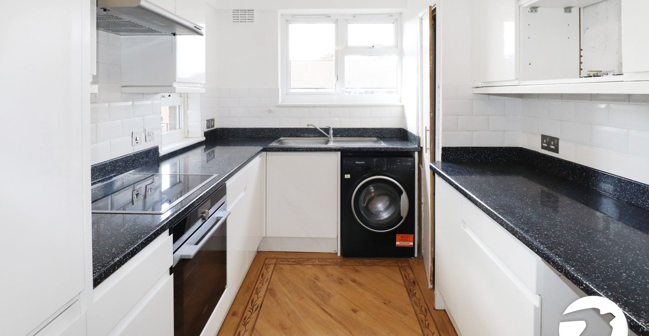 3 bedroom property for sale in Woolwich Road | Robinson Jackson