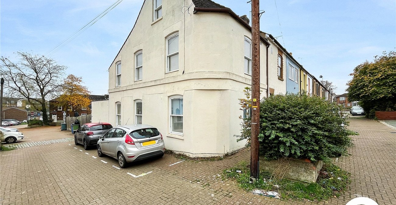 2 bedroom property for sale in Sittingbourne | Robinson Michael & Jackson