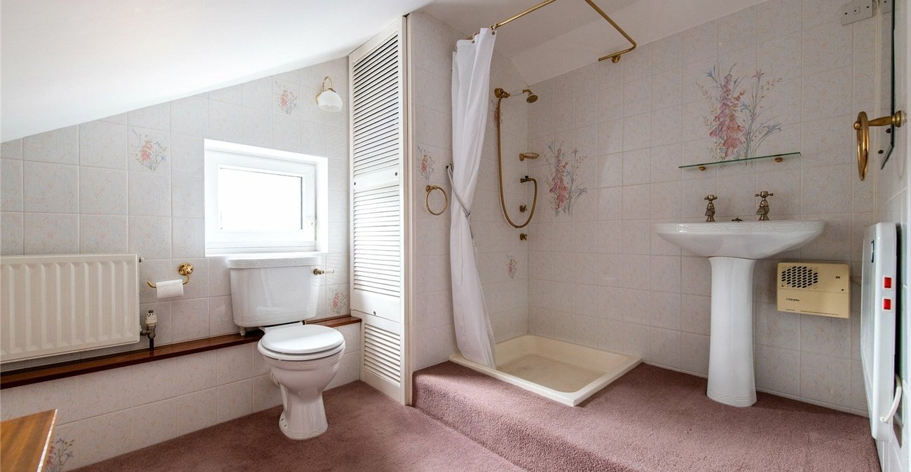 2 bedroom bungalow for sale in Higham | Robinson Michael & Jackson