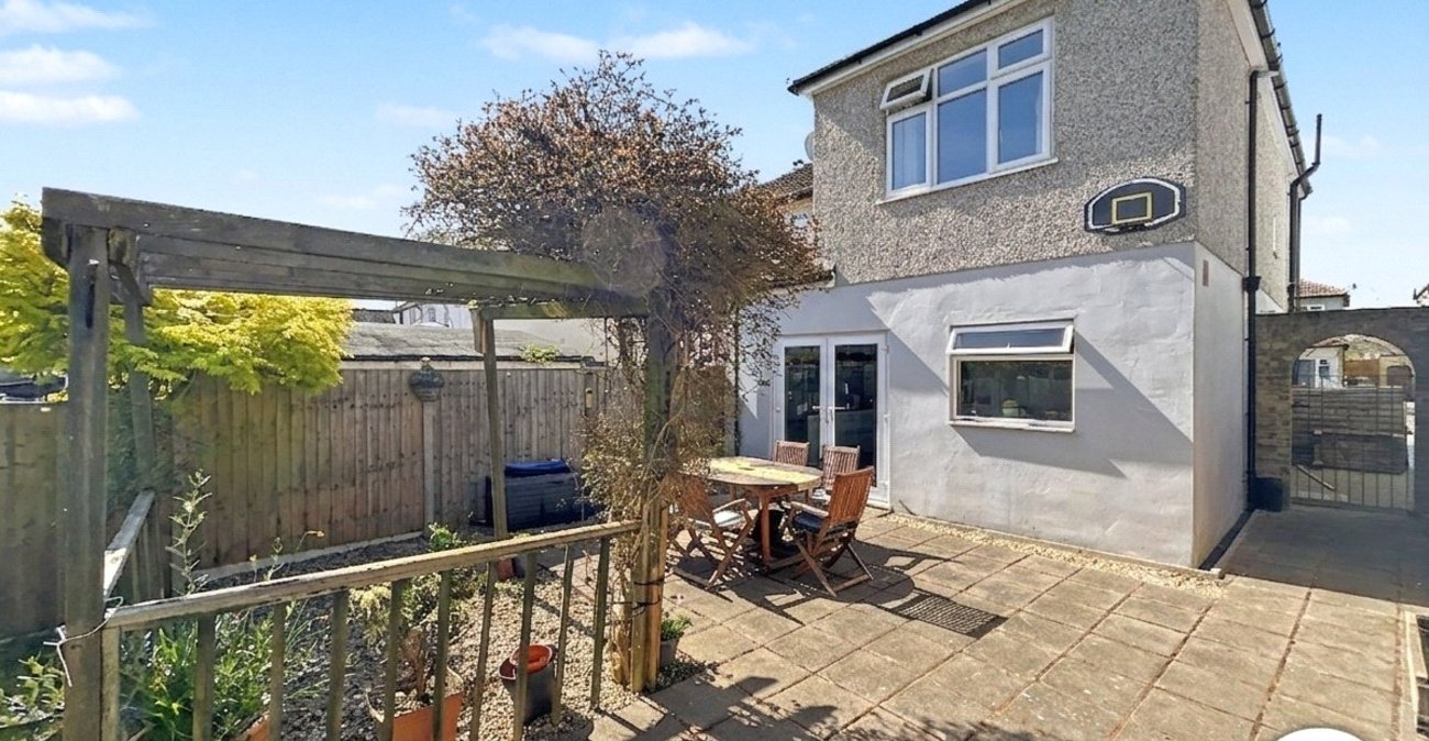 3 bedroom house for sale in Sidcup | Robinson Jackson