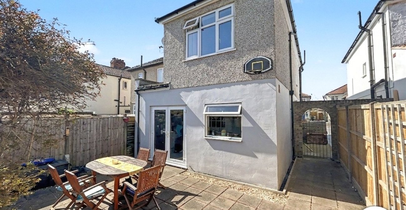 3 bedroom house for sale in Sidcup | Robinson Jackson