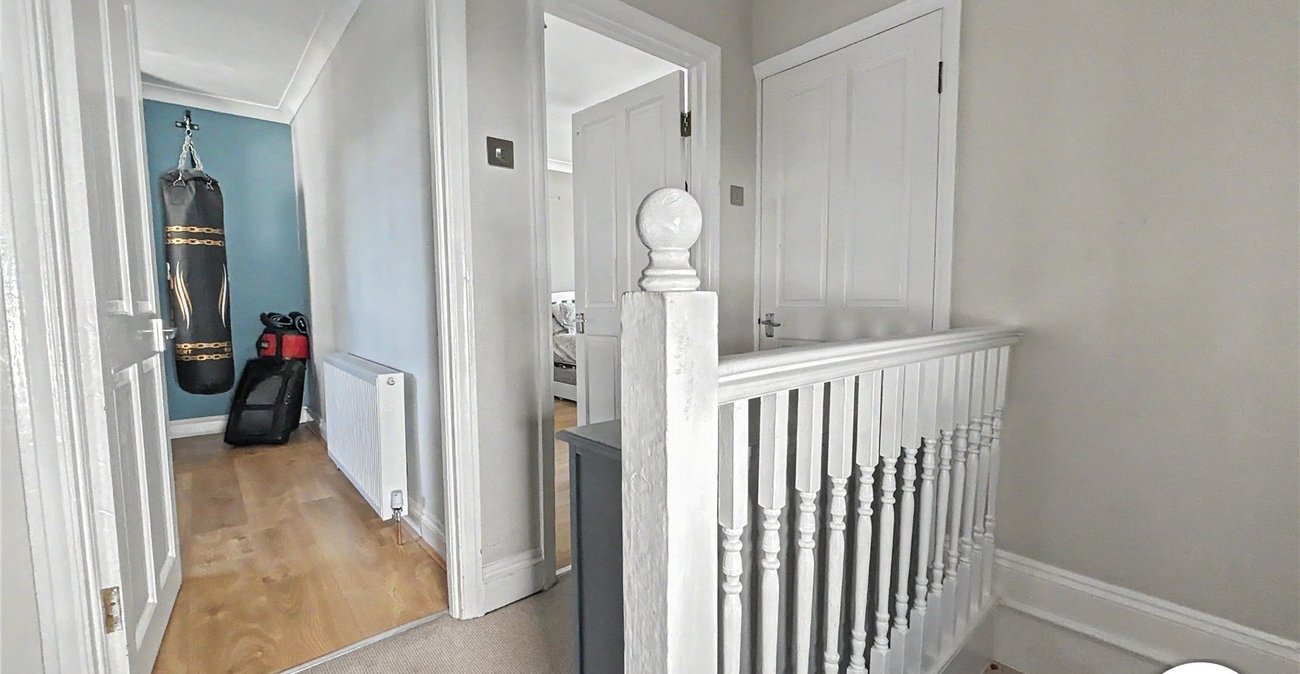 3 bedroom house for sale in Sidcup | Robinson Jackson