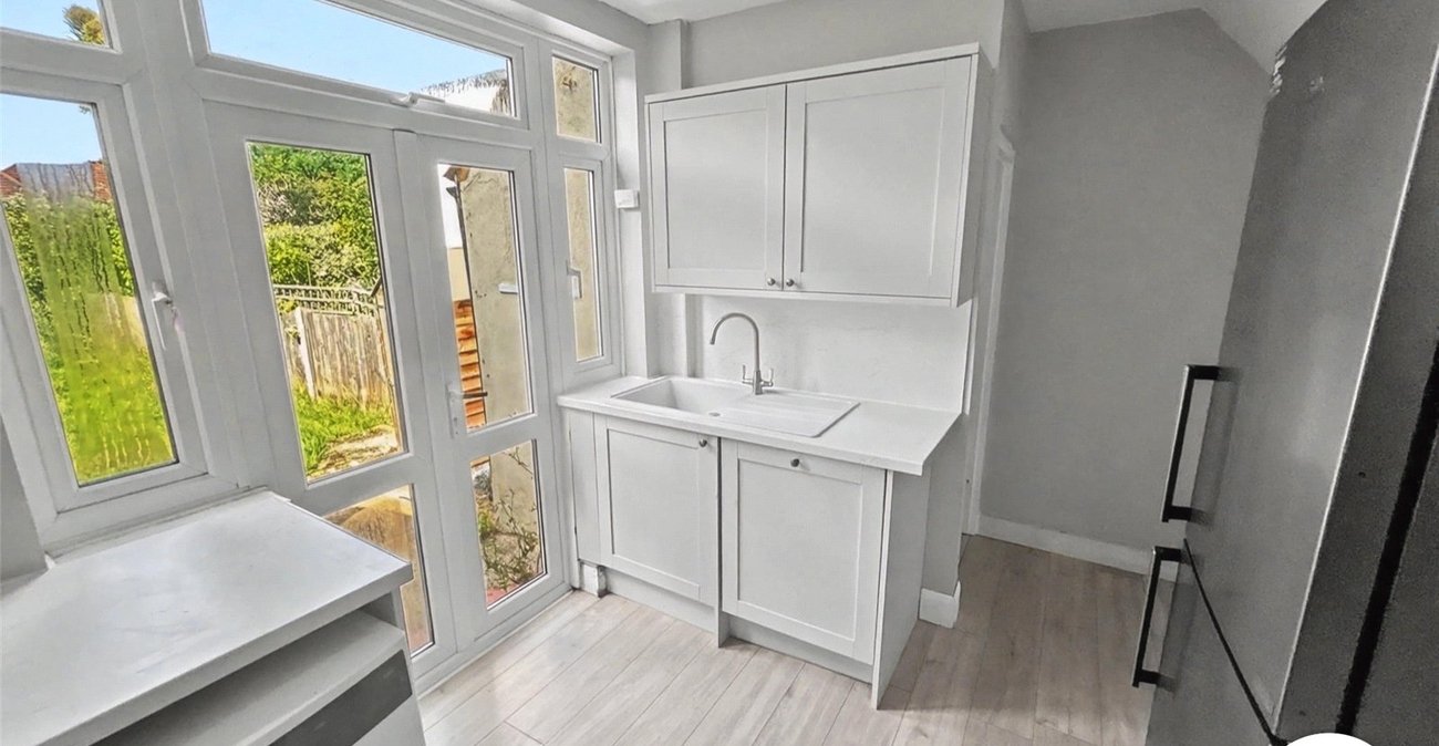 2 bedroom house for sale in Sidcup | Robinson Jackson