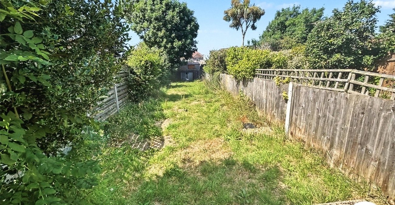 2 bedroom house for sale in Sidcup | Robinson Jackson