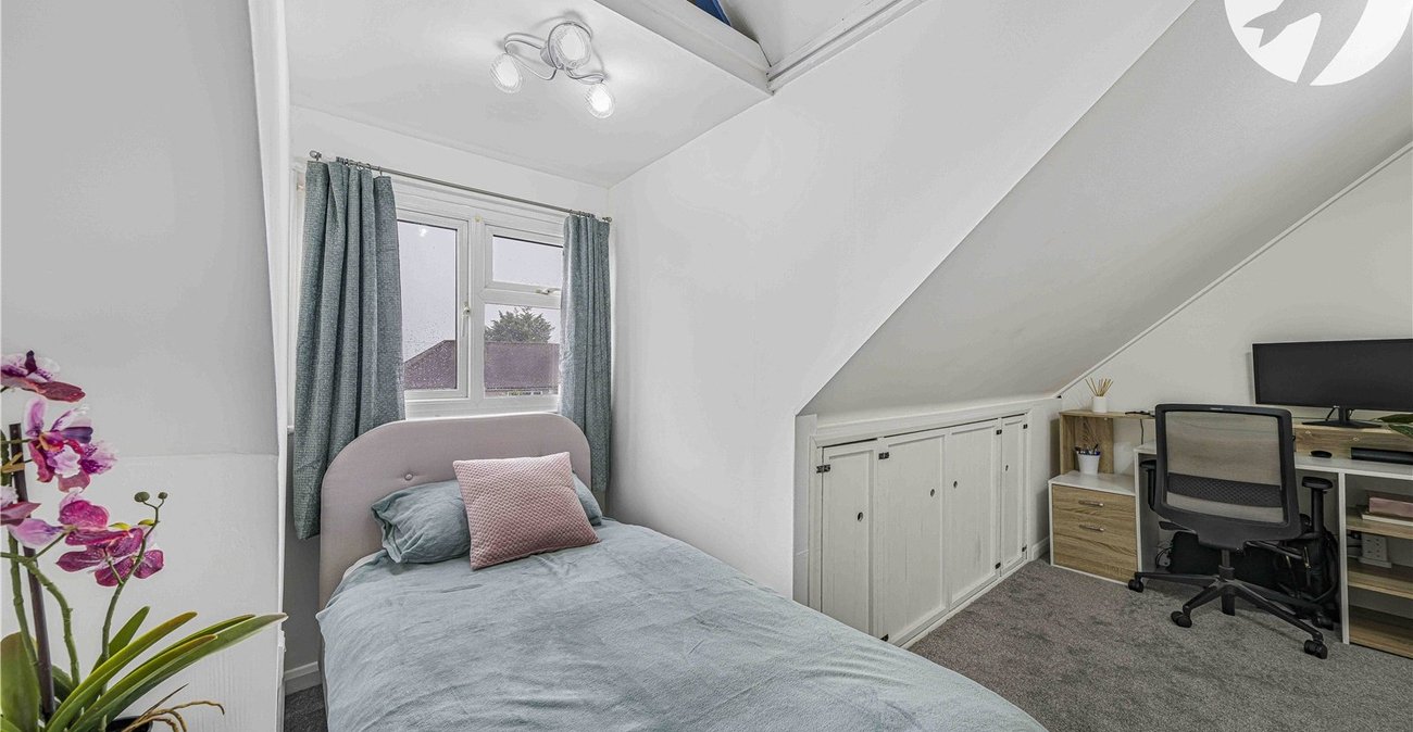 3 bedroom property for sale in West Dartford | Robinson Jackson