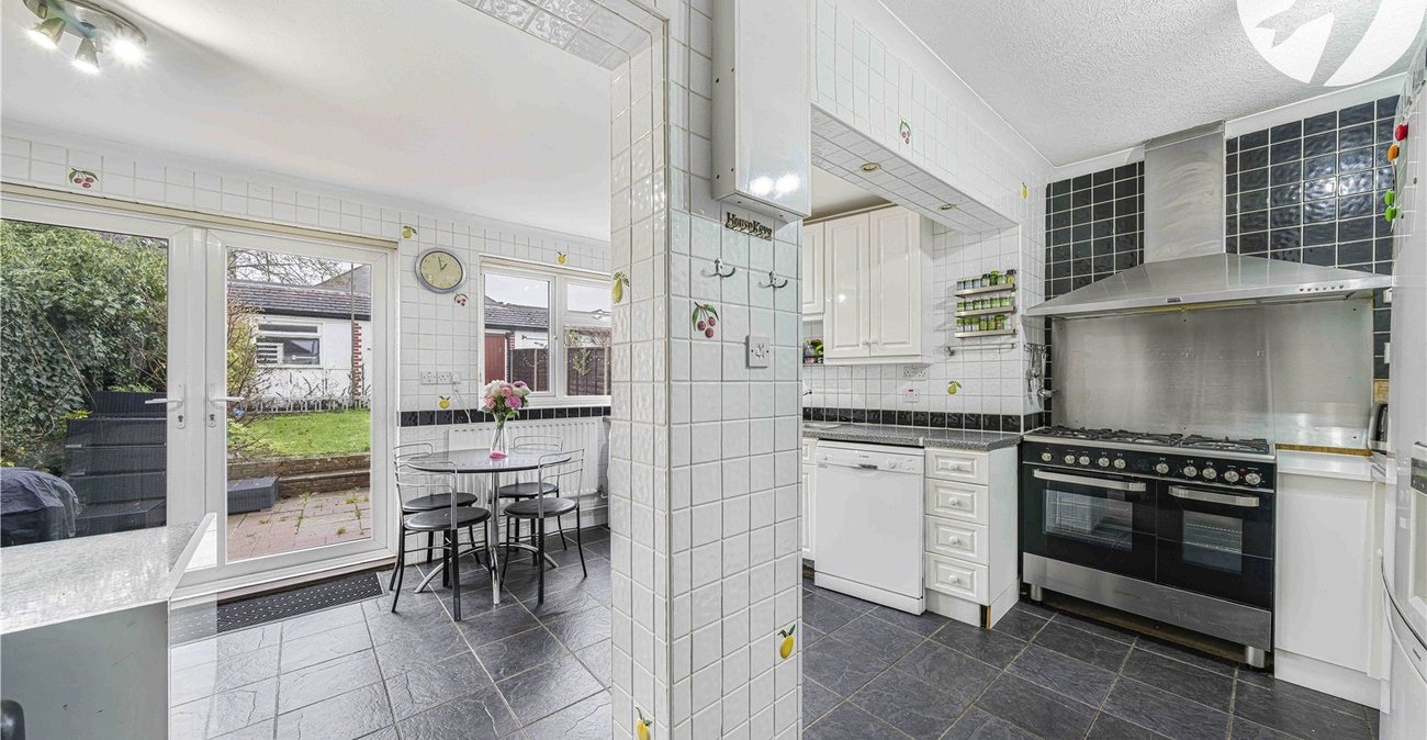 3 bedroom property for sale in West Dartford | Robinson Jackson