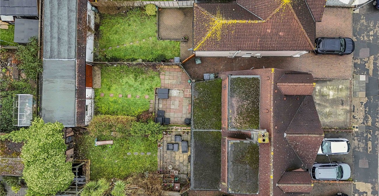 3 bedroom property for sale in West Dartford | Robinson Jackson