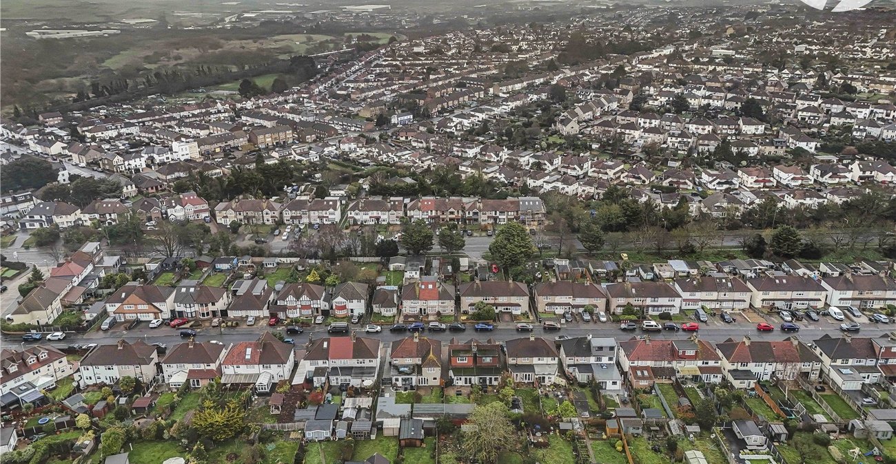 3 bedroom property for sale in West Dartford | Robinson Jackson