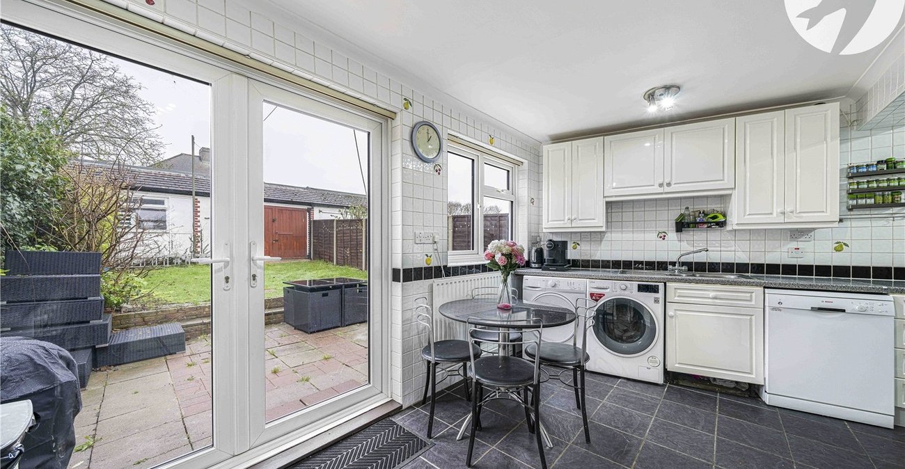3 bedroom property for sale in West Dartford | Robinson Jackson