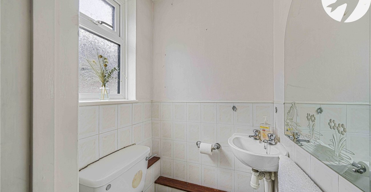 3 bedroom property for sale in West Dartford | Robinson Jackson