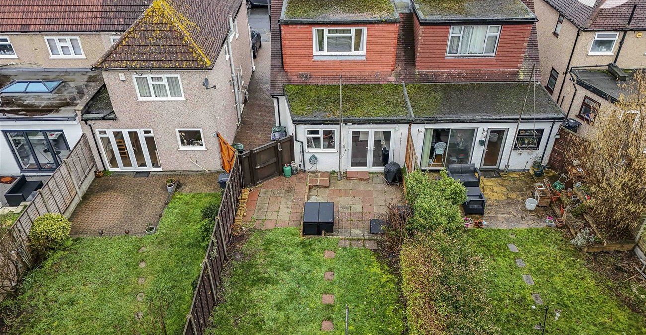 3 bedroom property for sale in West Dartford | Robinson Jackson