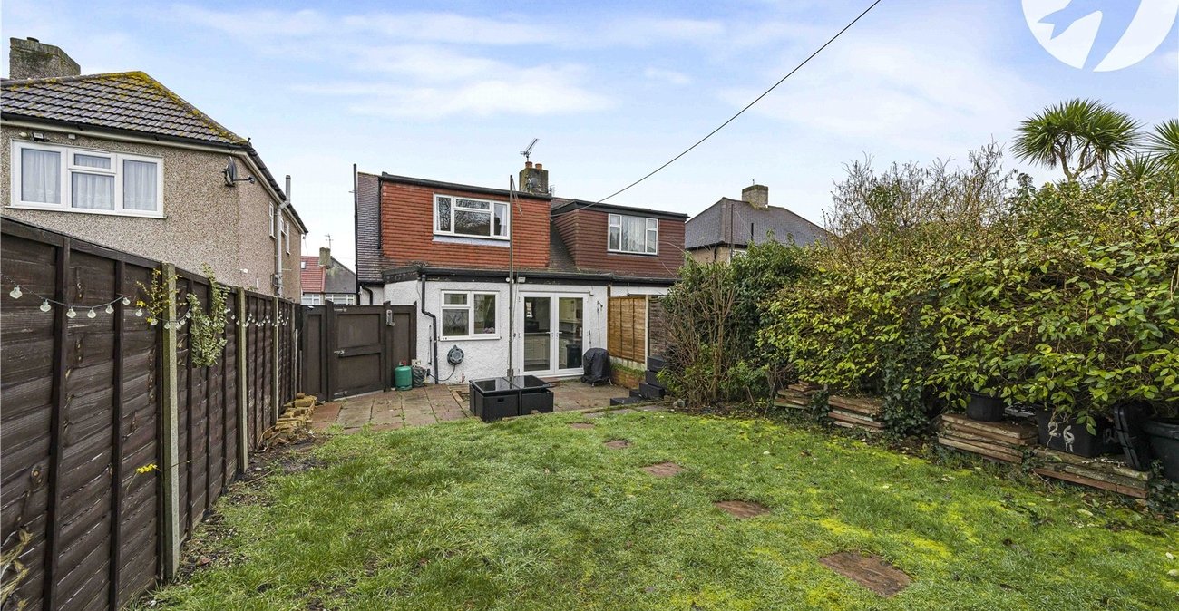3 bedroom property for sale in West Dartford | Robinson Jackson