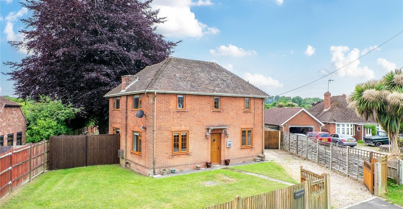 3 bedroom house for sale in Harrietsham | Robinson Michael & Jackson