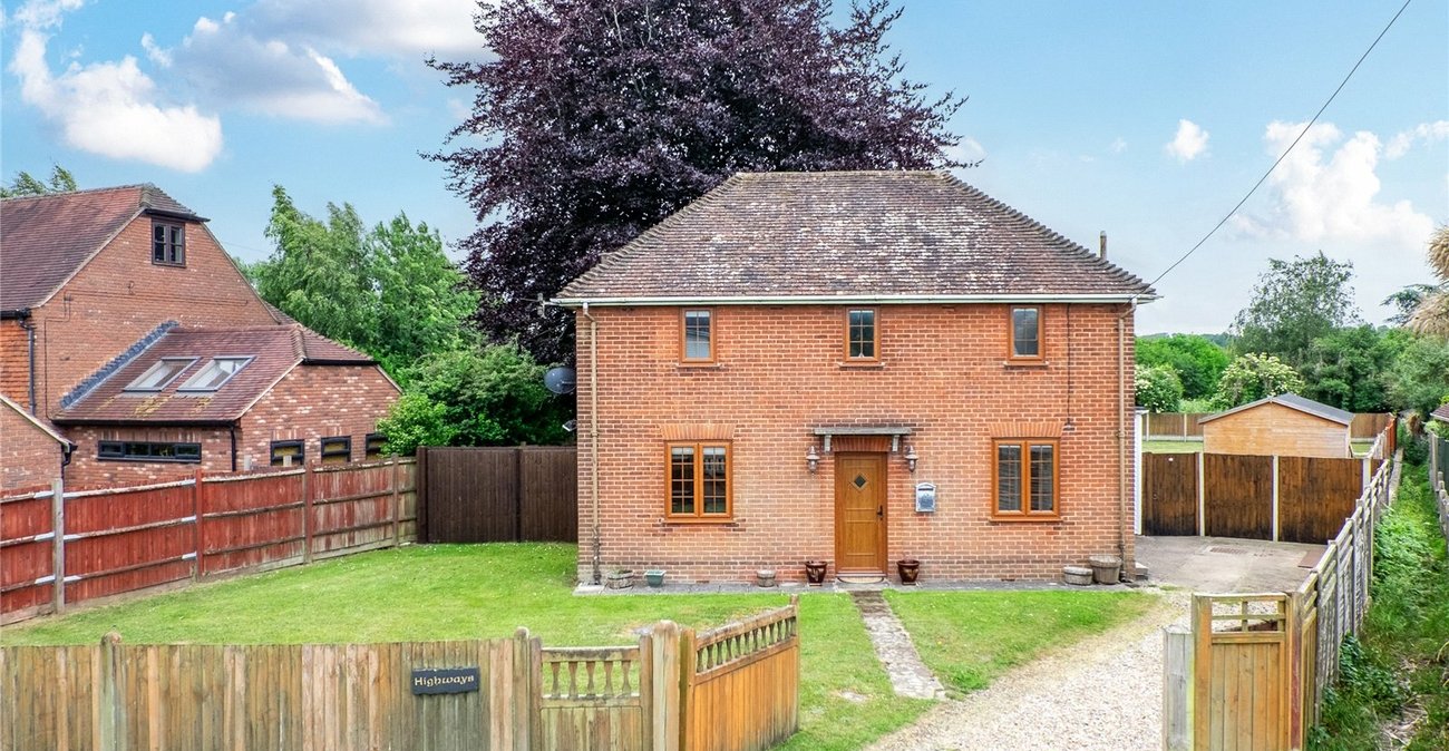 3 bedroom house for sale in Harrietsham | Robinson Michael & Jackson