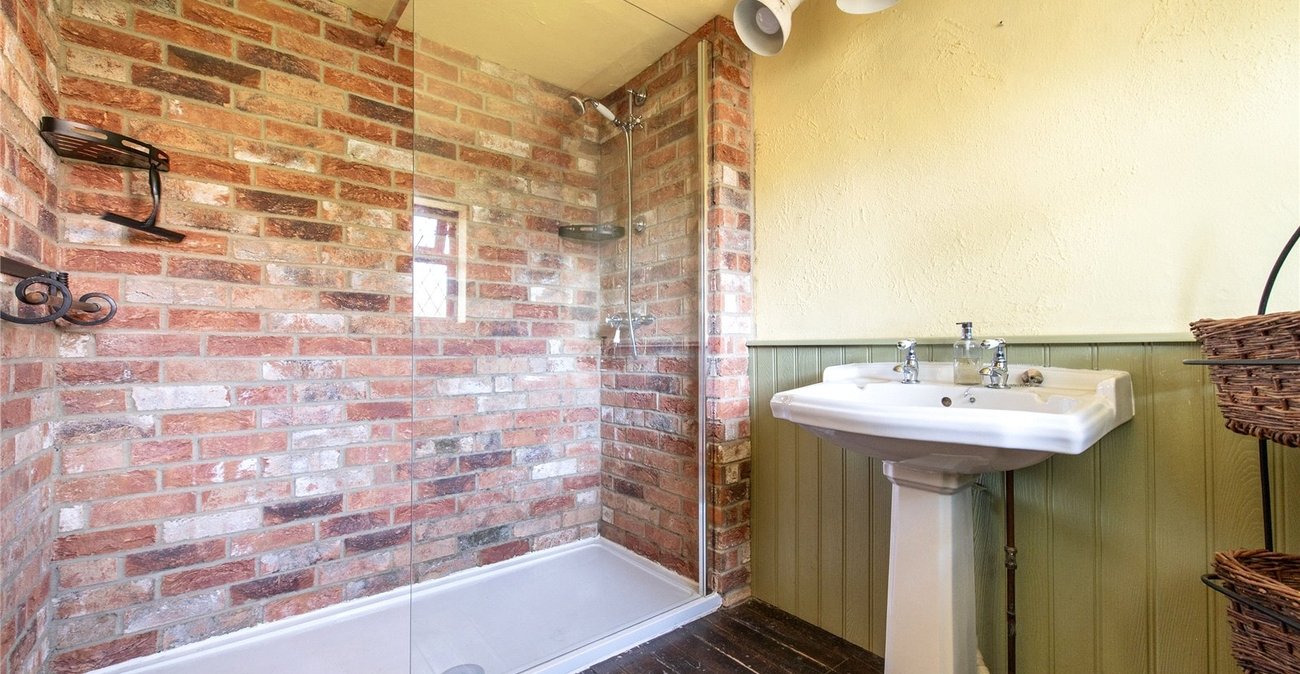 2 bedroom house for sale in Weavering | Robinson Michael & Jackson