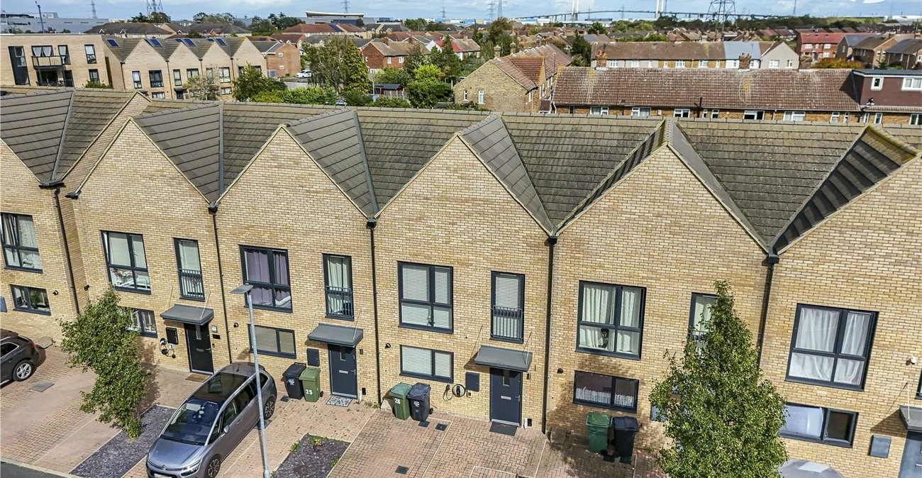 3 bedroom house for sale in Dartford | Robinson Jackson