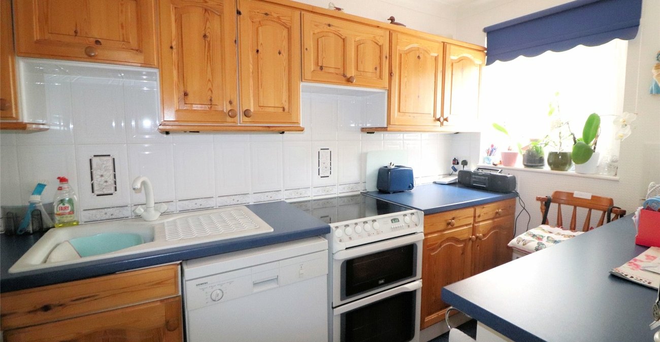 2 bedroom house for sale in Crayford | Robinson Jackson