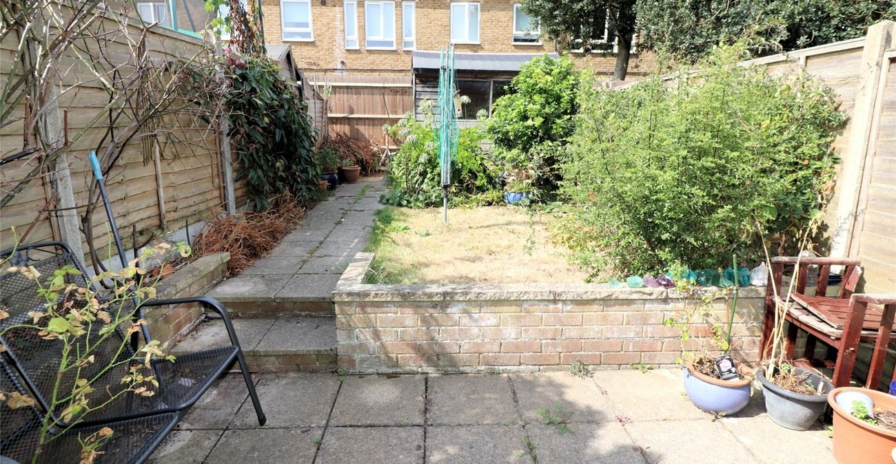 2 bedroom house for sale in Crayford | Robinson Jackson