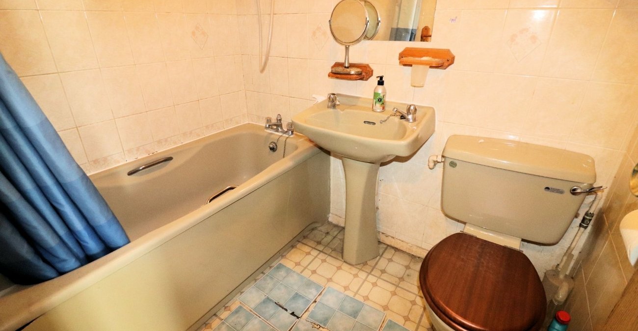 1 bedroom property for sale in Crayford | Robinson Jackson