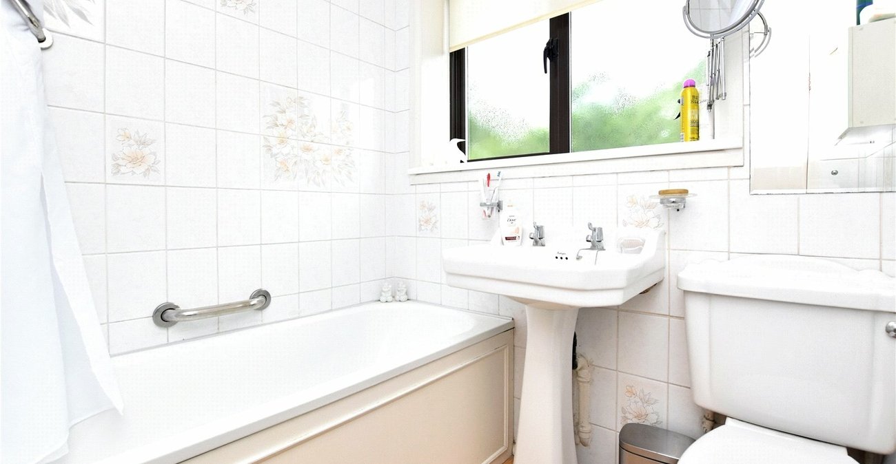 4 bedroom house for sale in Bexleyheath | Robinson Jackson