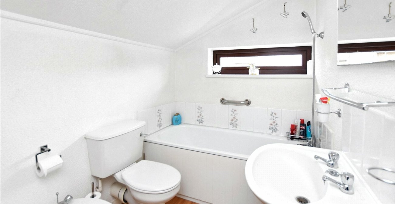 4 bedroom house for sale in Bexleyheath | Robinson Jackson