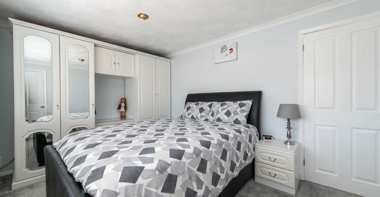 2 bedroom house for sale in Northfleet | Robinson Michael & Jackson