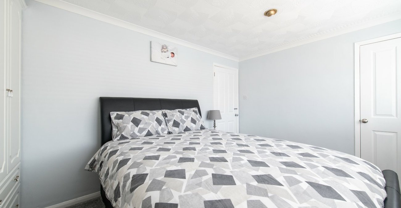 2 bedroom house for sale in Northfleet | Robinson Michael & Jackson