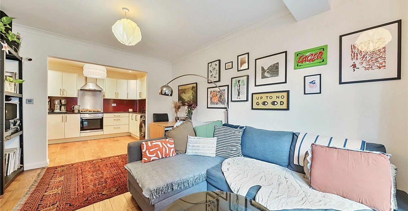 2 bedroom house for sale in Penge | Robinson Jackson