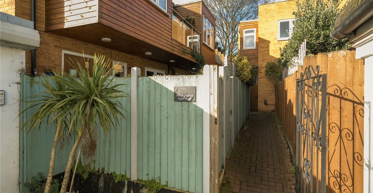 2 bedroom house for sale in Penge | Robinson Jackson