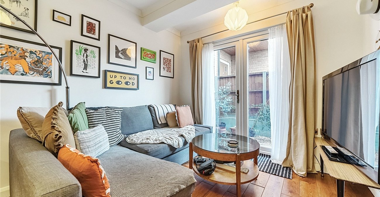 2 bedroom house for sale in Penge | Robinson Jackson