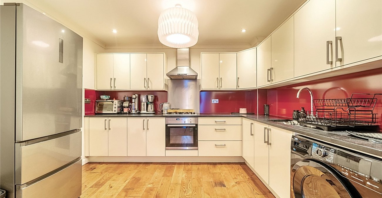 2 bedroom house for sale in Penge | Robinson Jackson