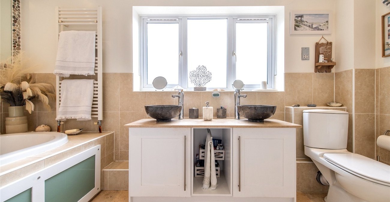 5 bedroom house for sale in Gillingham | Robinson Michael & Jackson