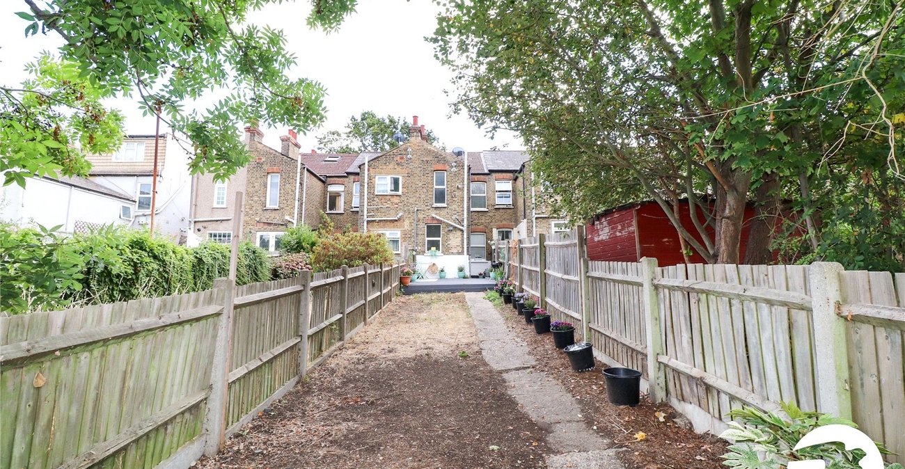 2 bedroom house for sale in Erith | Robinson Jackson