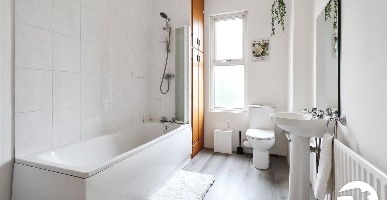 2 bedroom house for sale in Erith | Robinson Jackson